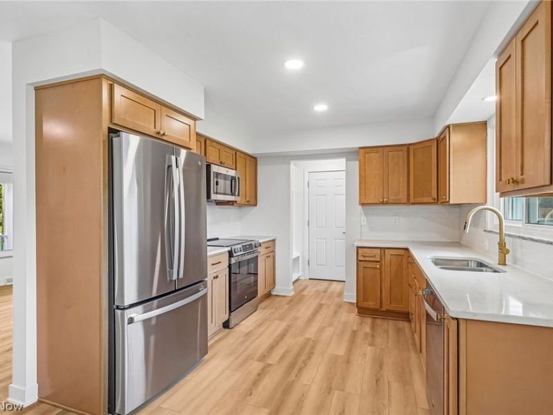 6305 Meadowbrook Drive, Mentor, OH 44060 Photo 4