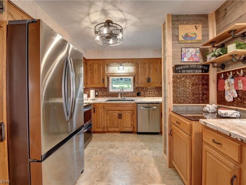 3931 Clay Drive NE, Dover, OH 44622 Photo 10