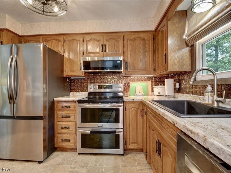 3931 Clay Drive NE, Dover, OH 44622 Photo 11