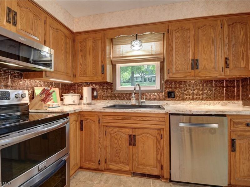 3931 Clay Drive NE, Dover, OH 44622 Photo 12