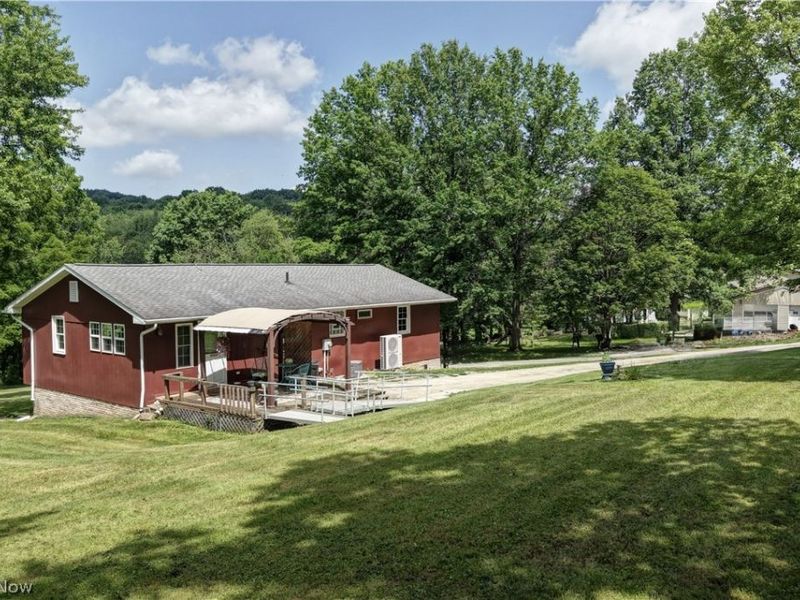 3931 Clay Drive NE, Dover, OH 44622 Photo 4
