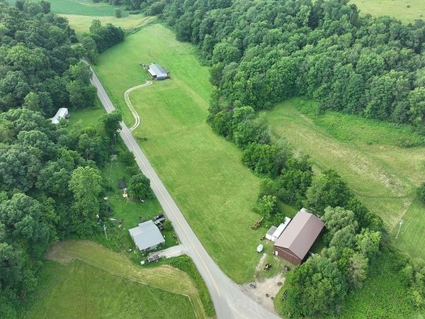 9805 Crooked Creek Road SE, Uhrichsville, OH 44683