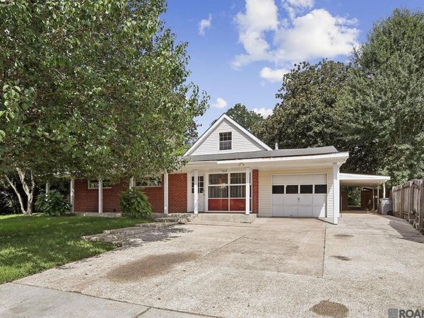 2134 E Contour Dr, Baton Rouge, LA 70809