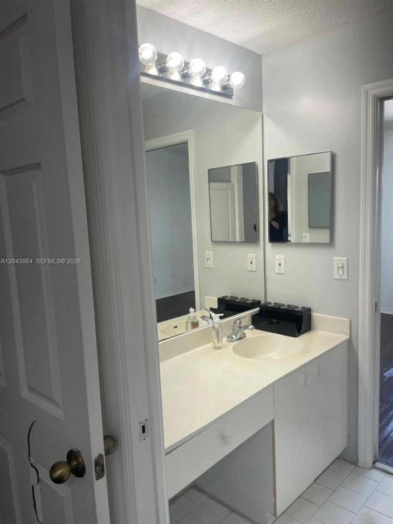 20863 NW 2nd St , Unit 1, Pembroke Pines, FL 33029 Photo