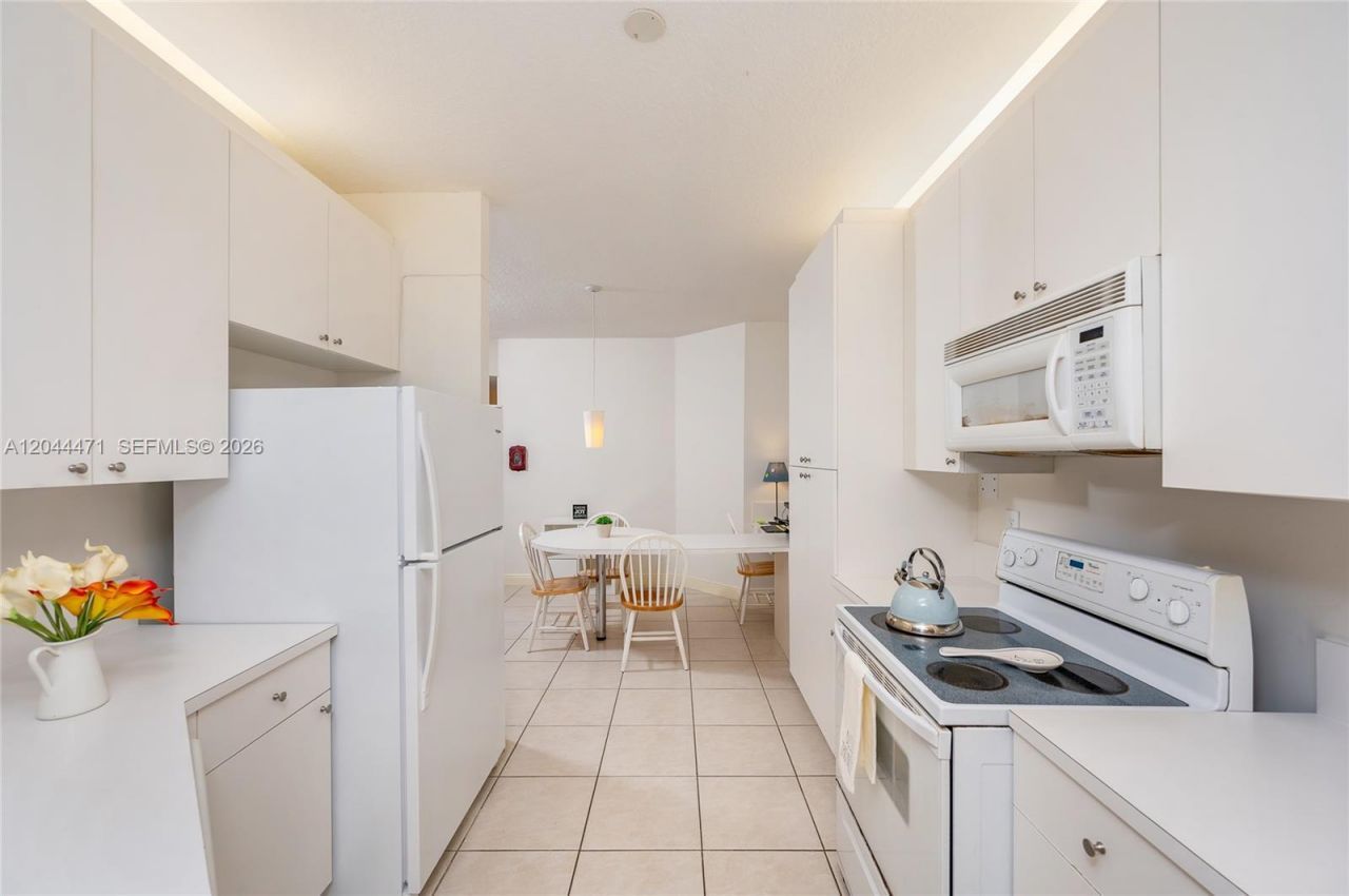10750 NW 66th St , Unit 312, Doral, FL 33178 Photo
