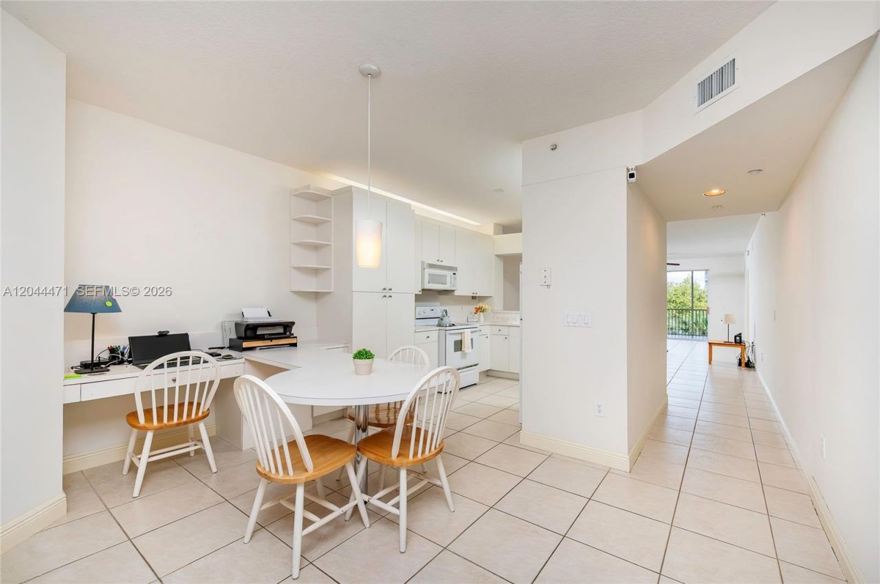10750 NW 66th St , Unit 312, Doral, FL 33178 Photo