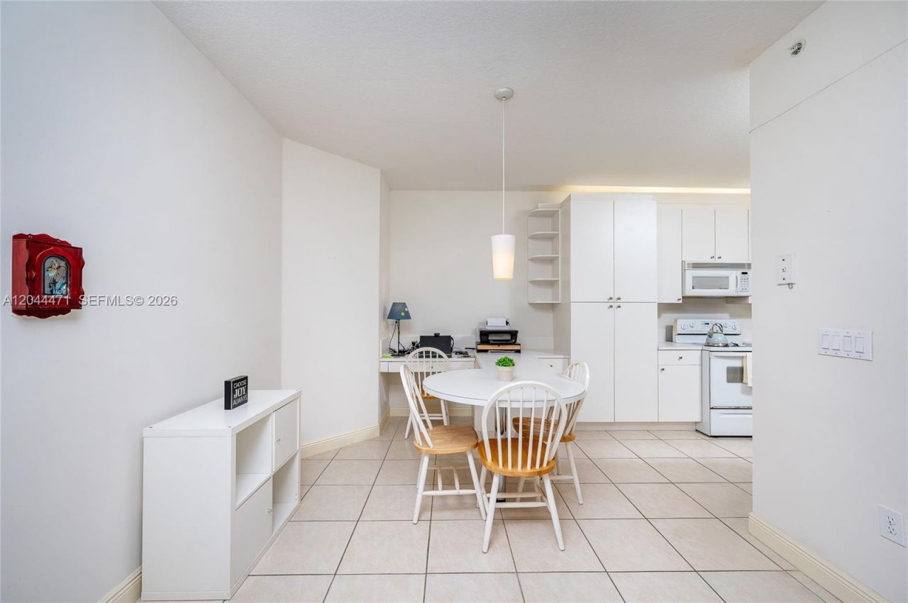 10750 NW 66th St , Unit 312, Doral, FL 33178 Photo