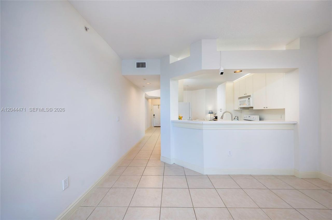 10750 NW 66th St , Unit 312, Doral, FL 33178 Photo