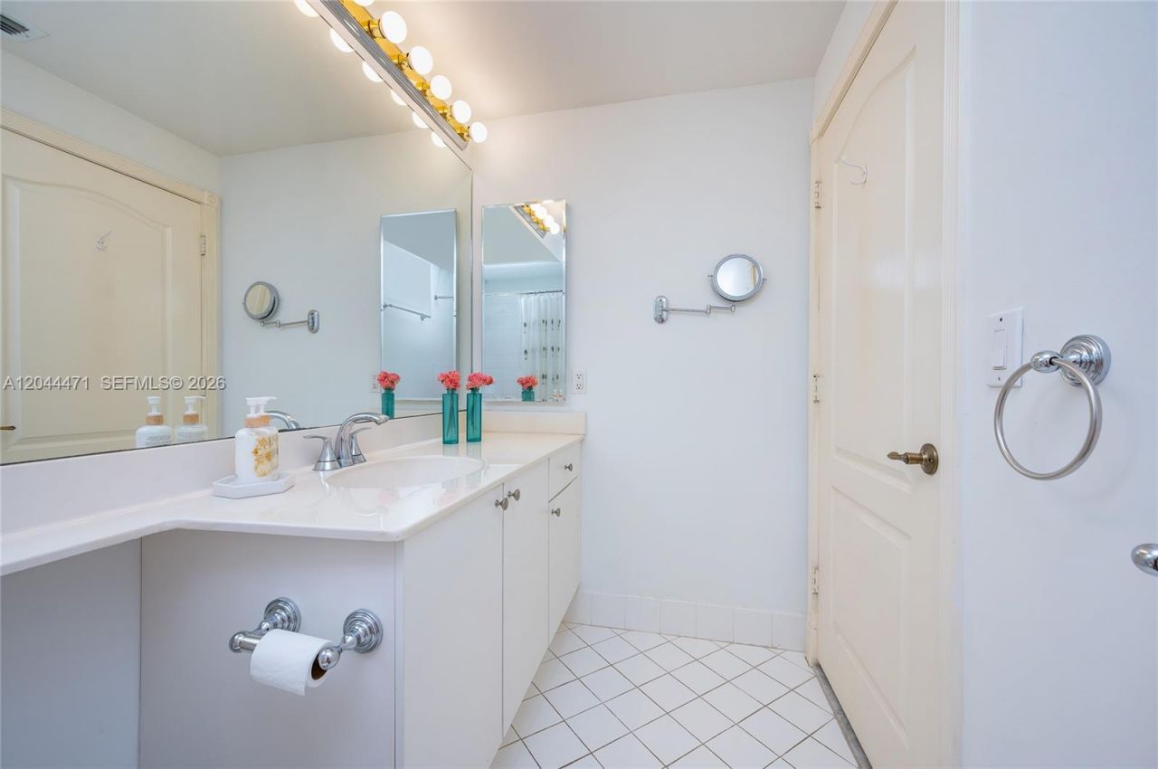 10750 NW 66th St , Unit 312, Doral, FL 33178 Photo