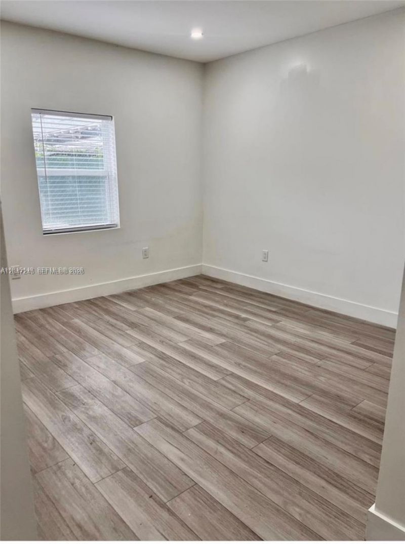 852 SW 13th Ave, Unit 5, Miami, FL 33135 Photo