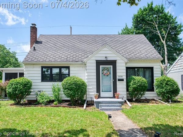 2036 Devonshire Avenue, Lansing, MI 48910