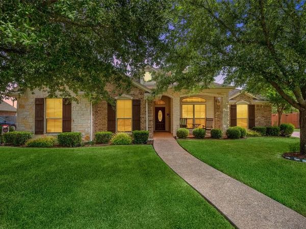 208 Silver Spur Trail, McGregor, TX 76657