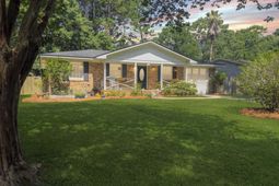 212 Forest Circle photo 4