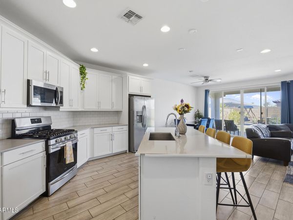 2300 E RIDGEWOOD Lane, Gilbert, AZ 85298