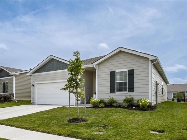 27031 E Oak View Drive, Lee's Summit, MO 64086
