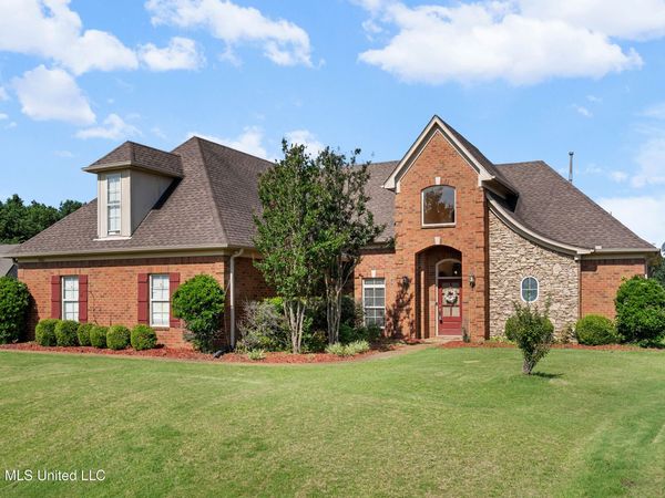 8061 Falcon Drive, Olive Branch, MS 38654