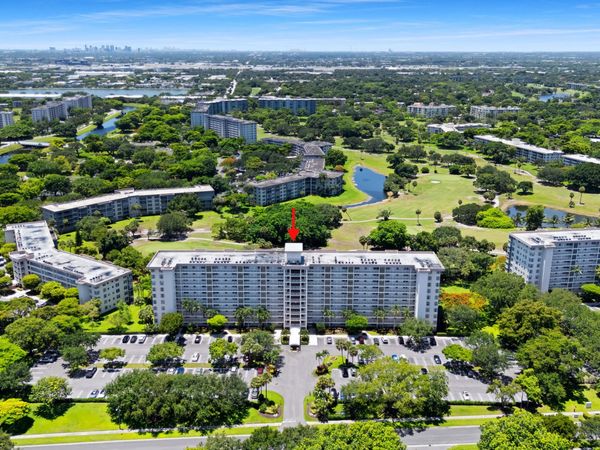 3510 Oaks Way, Unit 406, Pompano Beach, FL 33069