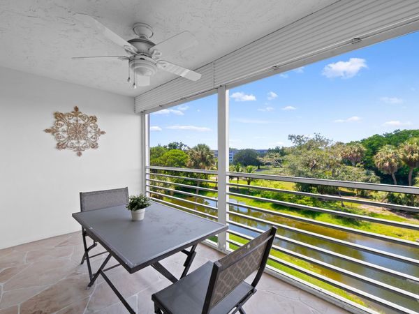 3510 Oaks Way, Unit 406, Pompano Beach, FL 33069