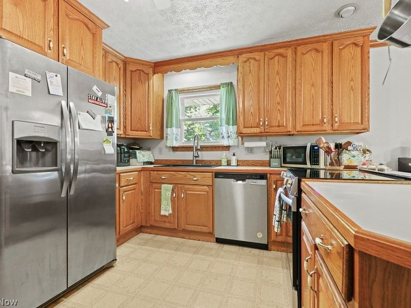 13166 Meadow Street NE, Alliance, OH 44601 Photo 11