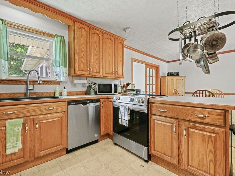 13166 Meadow Street NE, Alliance, OH 44601 Photo 12