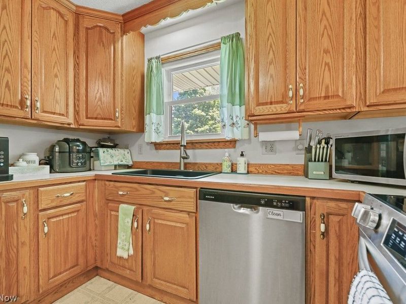 13166 Meadow Street NE, Alliance, OH 44601 Photo 13