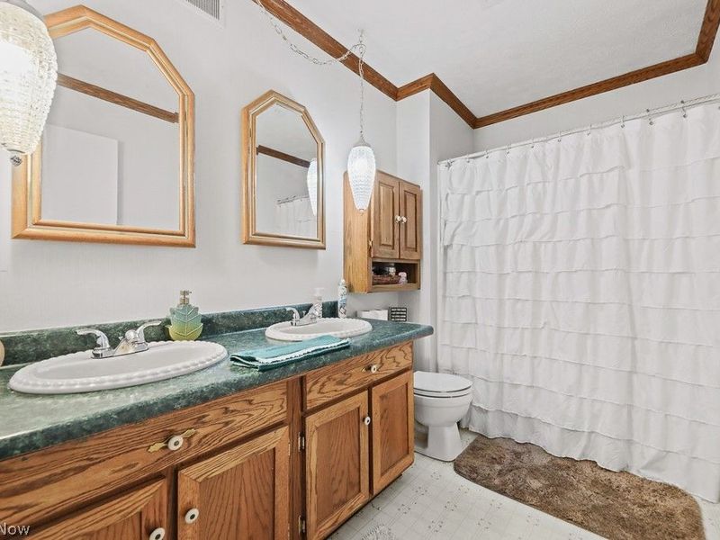 13166 Meadow Street NE, Alliance, OH 44601 Photo 22