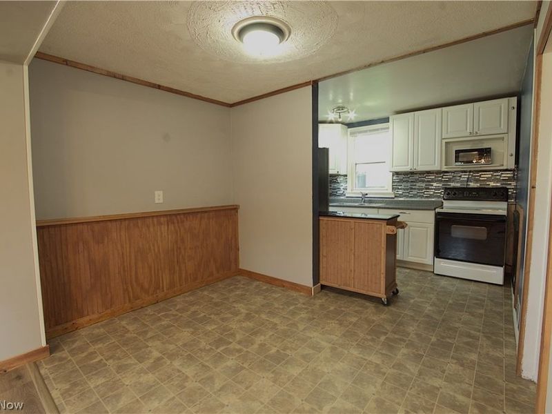 34 Kenmore Avenue, Barberton, OH 44203 Photo 6