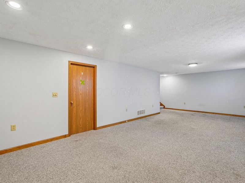 1340 Tenagra Way, Columbus, OH 43228 Photo 14