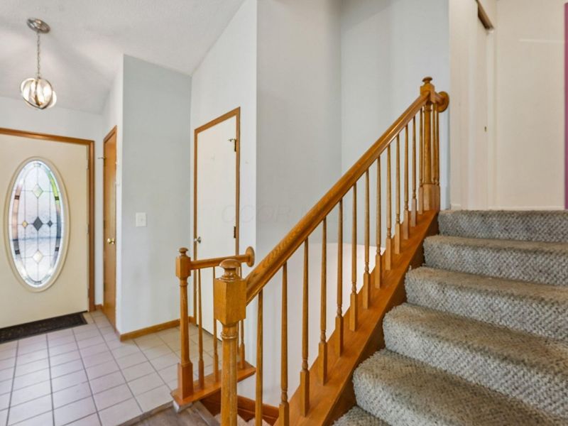 1340 Tenagra Way, Columbus, OH 43228 Photo 4