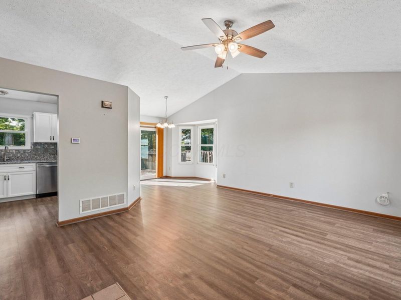 1340 Tenagra Way, Columbus, OH 43228 Photo 7