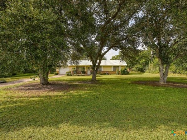 2179 US Highway 90a , Shiner, TX 77984
