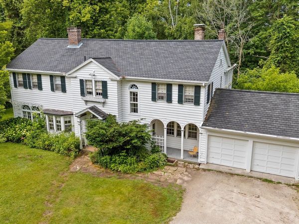 3814 Meadow Ln, Manitowoc, WI 54220