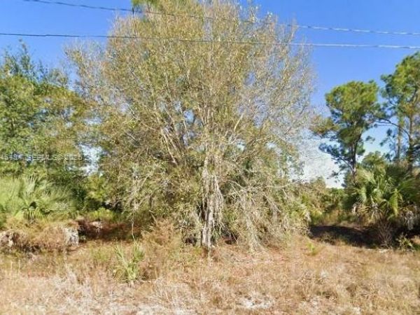 3602 63rd St W , Lehigh Acres, FL 33971
