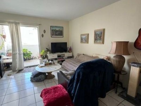2000 Biarritz Dr , Unit 404, Miami Beach, FL 33141