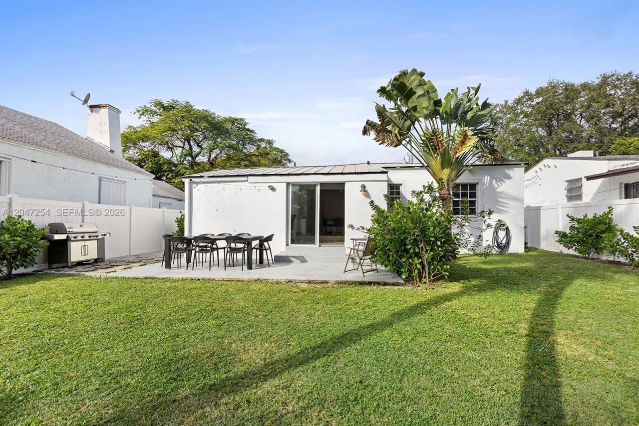 794 NW 45th St , Miami, FL 33127 Photo