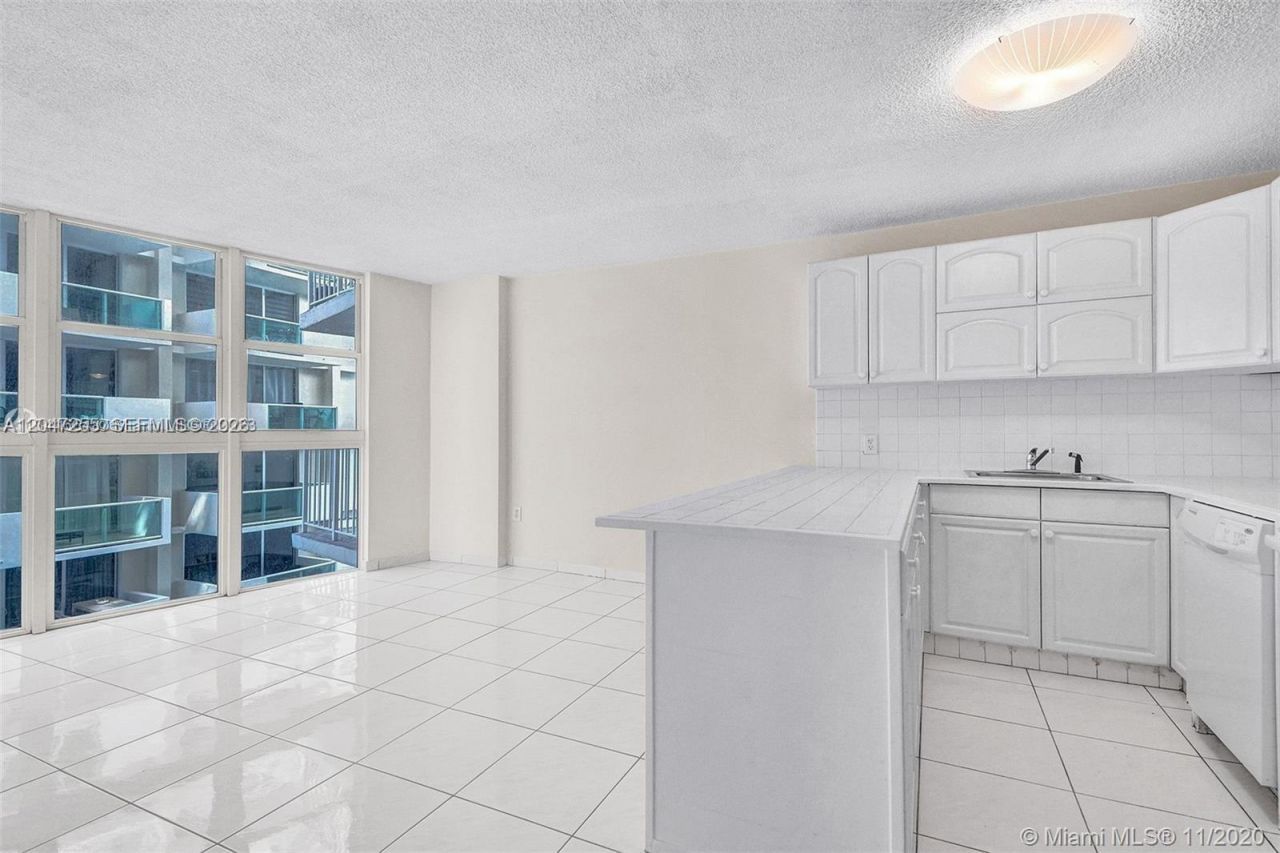 1228 West Ave , Unit 613, Miami Beach, FL 33139 Photo