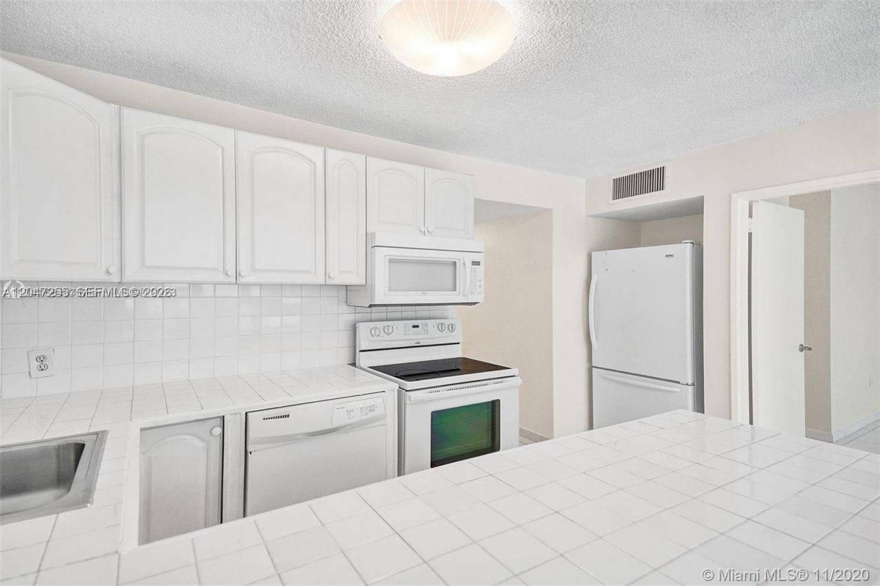 1228 West Ave , Unit 613, Miami Beach, FL 33139 Photo