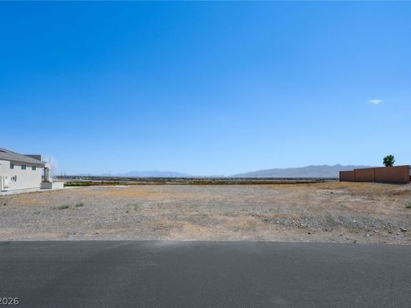 6079 E Spring Mountain Boulevard , Pahrump, NV 89048