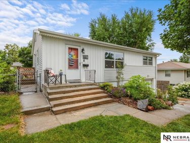 7770 Franklin Street, Omaha, NE 68114