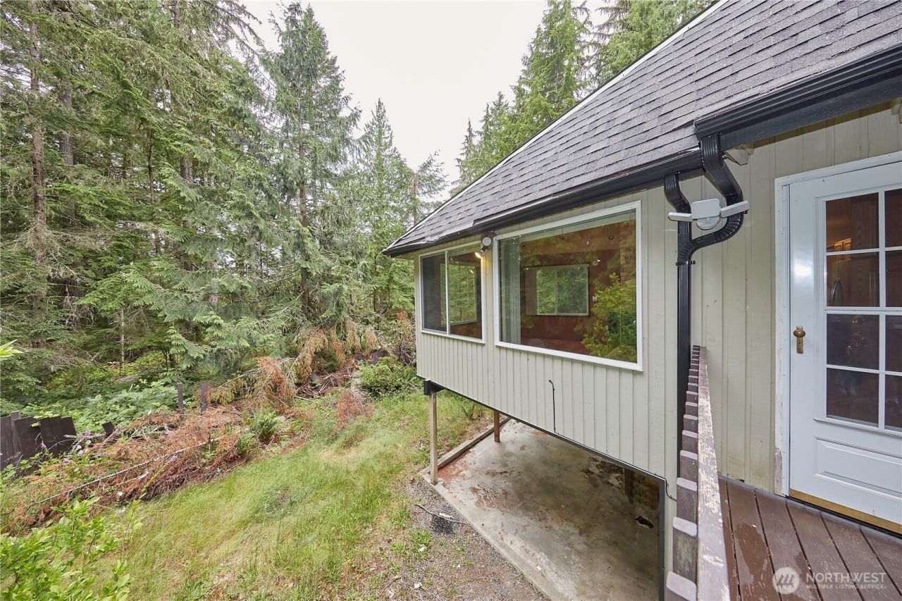 690 Peter Hagen Road W, Seabeck, WA 98380