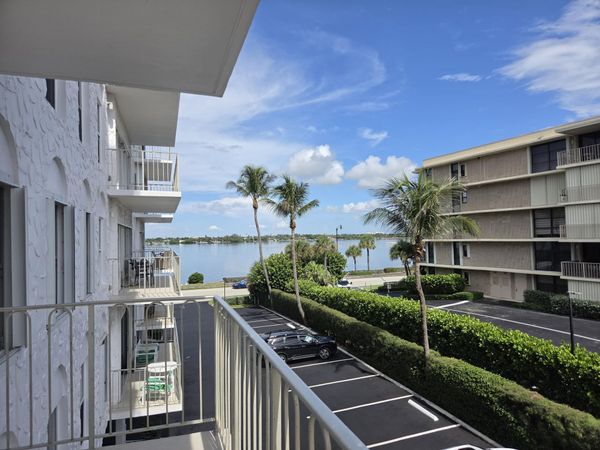 3230 S Ocean Boulevard, Unit C205, Palm Beach, FL 33480
