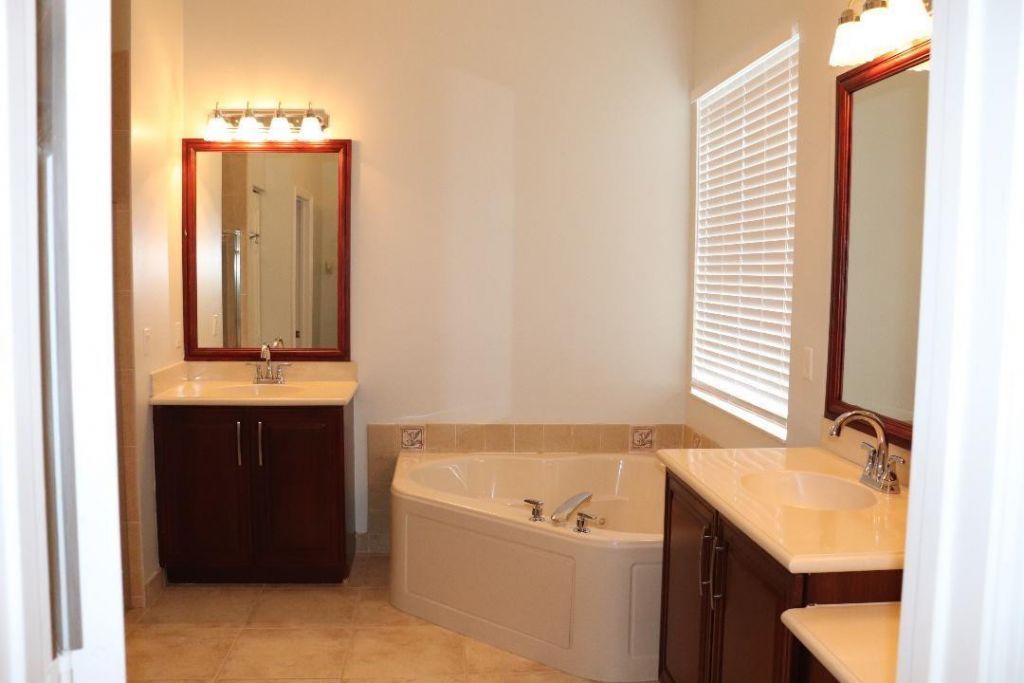 19298 Seneca Avenue, Weston, FL 33332 Photo