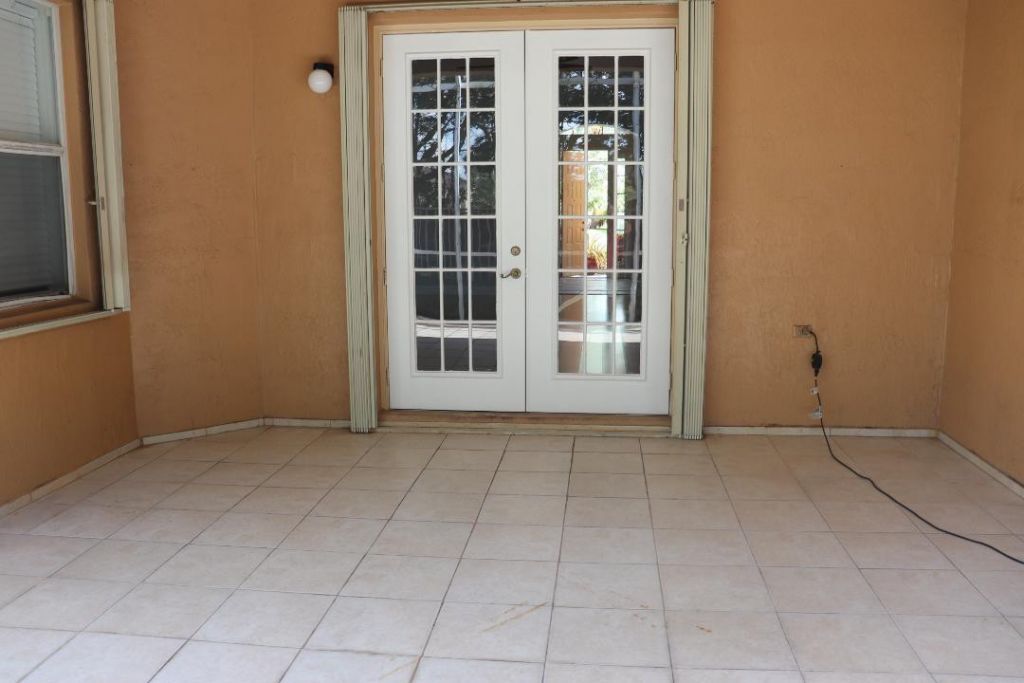 19298 Seneca Avenue, Weston, FL 33332 Photo