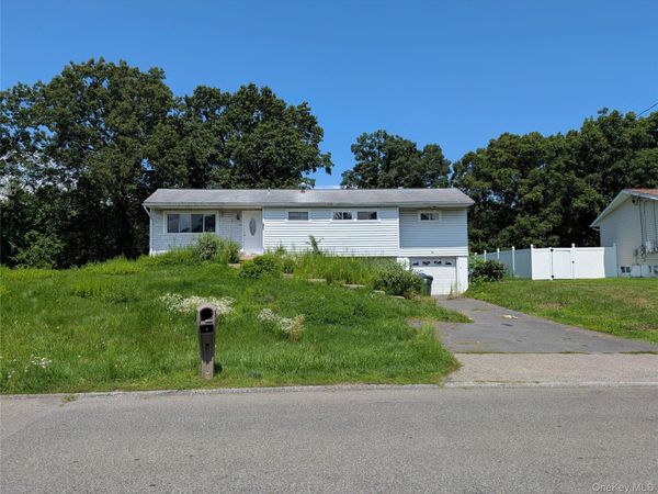 26 Stony Run Road, Newburgh, NY 12550