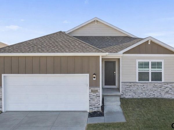 7206 N 137th Street, Omaha, NE 68142