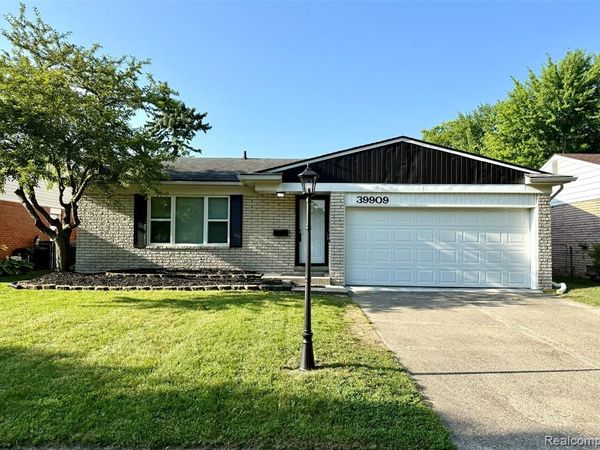 39909 Lynn Street, CANTON, MI 48187