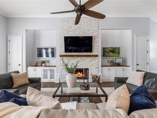 5850 Charlotte Lane , Unit E1, Cumming, GA 30040