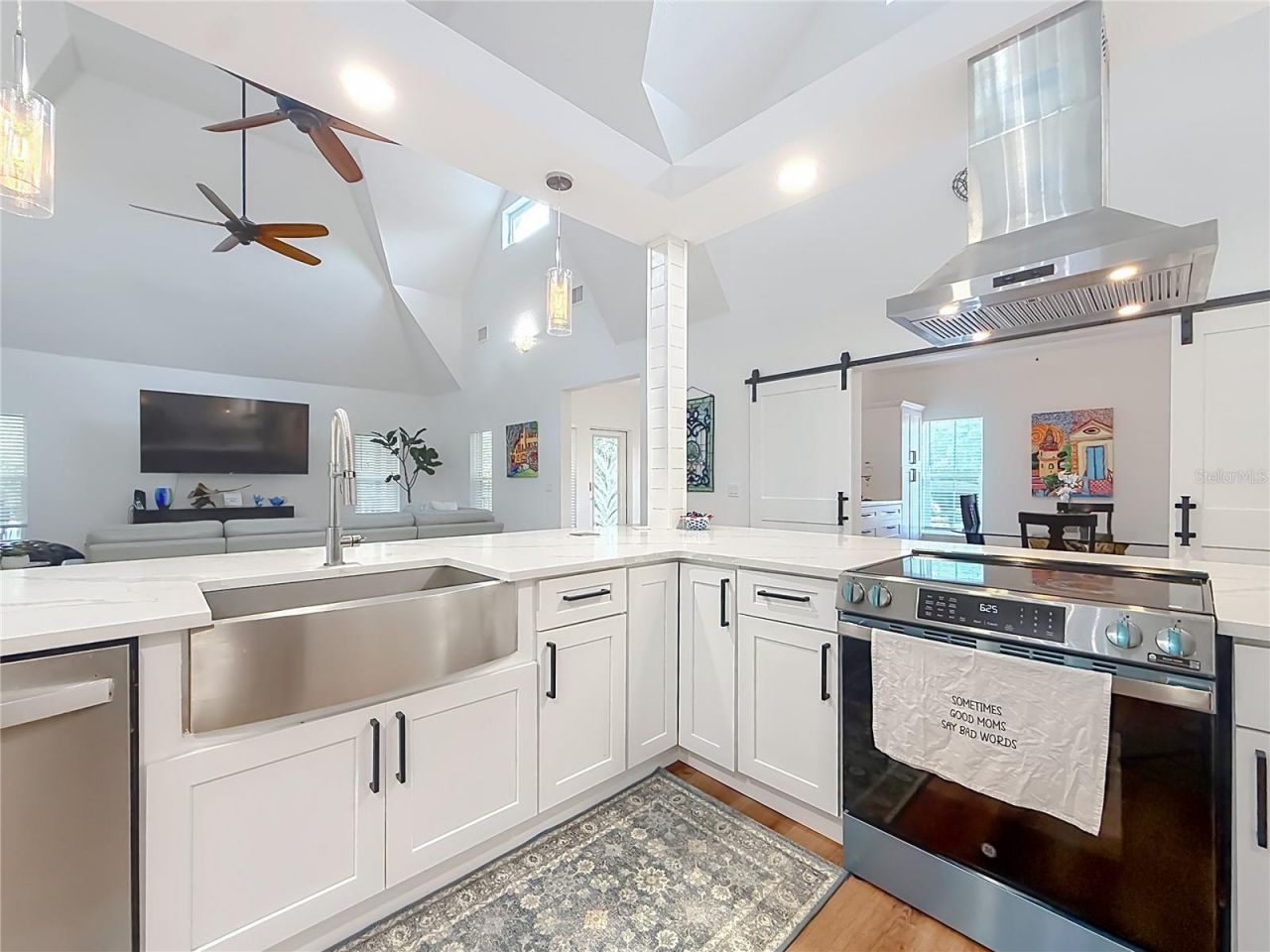 6687 W 7 Rivers Drive, Crystal River, FL 34429 Photo