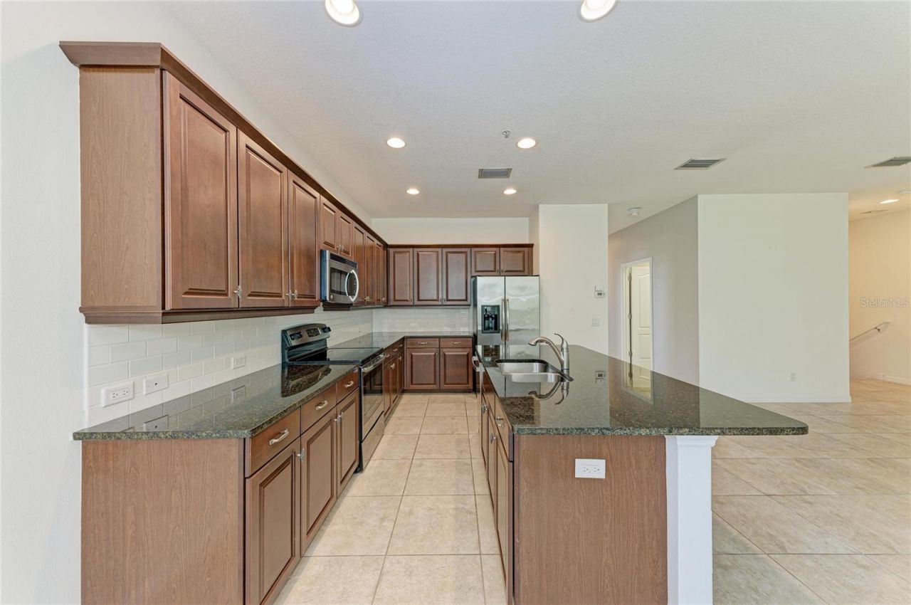 8143 Miramar Way , Unit 8143, Lakewood Ranch, FL 34202 Photo