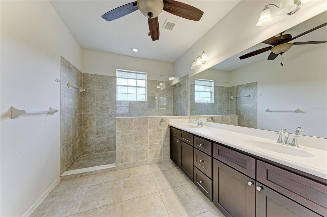 8143 Miramar Way , Unit 8143, Lakewood Ranch, FL 34202 Photo